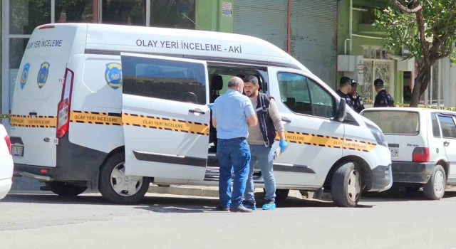 Nazillide anne ve oğlu evde ölü olarak bulundu