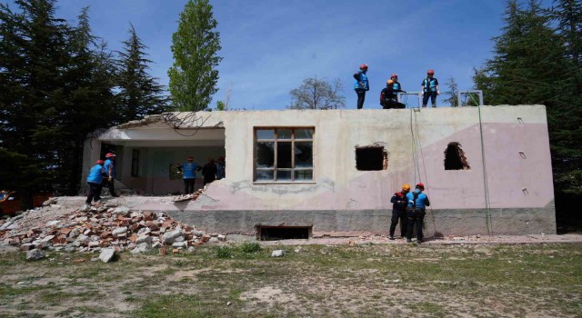 Niğdede UMKE ekiplerine arama kurtarma eğitimi verildi