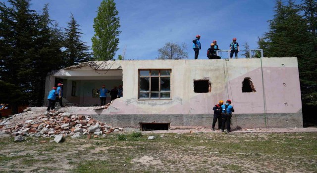 Niğdede UMKE ekiplerine arama kurtarma eğitimi verildi