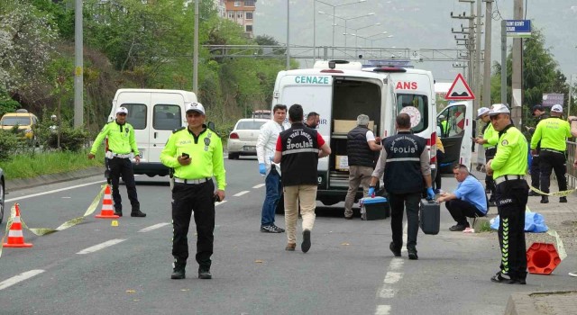 Orduda otomobilin çarptığı şahıs hayatını kaybetti, sürücü yaralandı