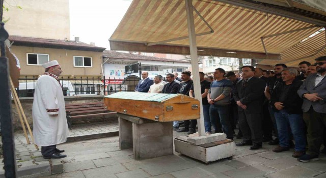 Ormanda aracına aldığı müşteri tarafından öldürülen taksi şoförü, toprağa verildi