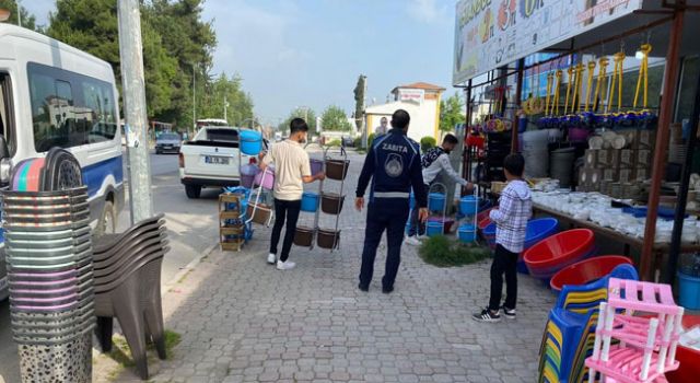 Osmaniye Belediyesi Zabıta Ekipleri, Kaldırım Denetimi Yaptı