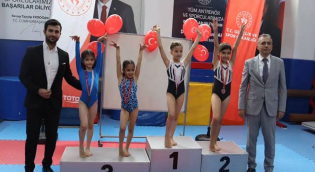 Osmaniye'de 23 Nisan Coşkusu Cimnastik Yarışmasıyla Taçlandı