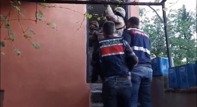 Osmaniyede jandarmadan terör operasyonu: 1 tutuklama