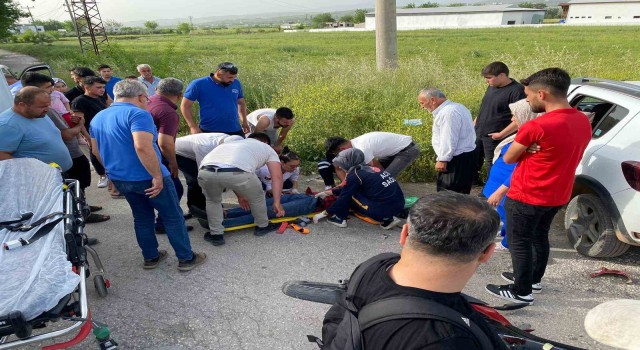 Osmaniyede otomobil ile motosiklet çarpıştı: 3 yaralı