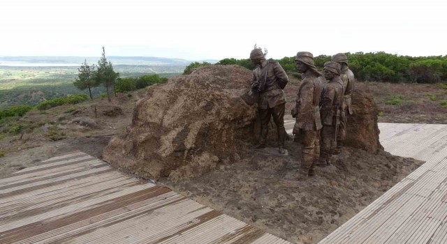 109 yıl önce o tarihi fotoğrafının çekildiği noktaya anıt yapıldı