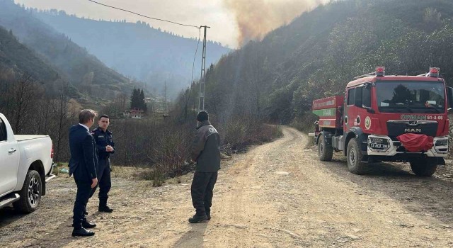 Rizedeki anız yangınını söndürme çalışmaları sürüyor