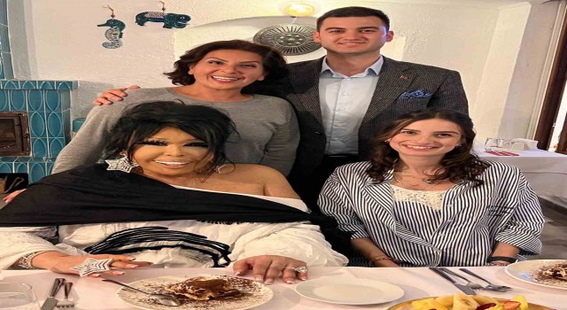 Sahnelerin Divasından Mandalinciye tebrik