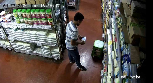 Şanlıurfada markette kaşar peynir hırsızlığı kameraya yansıdı