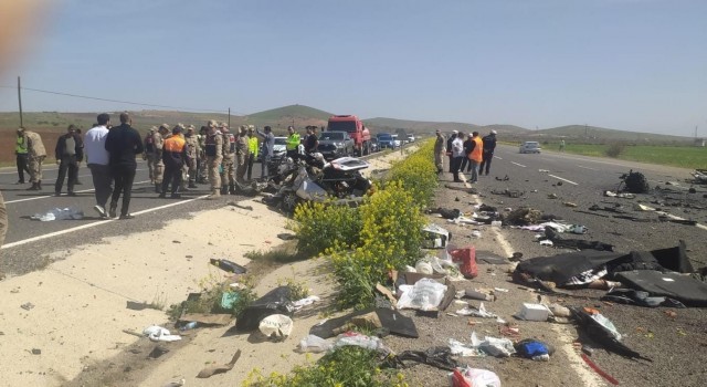 Şanlıurfada trafik kazası: Çok sayıda ölü ve yaralılar var