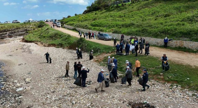 Sardala Koyundan 30 poşet atık toplandı