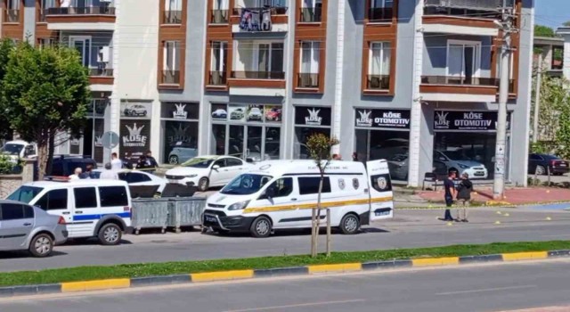 Şehir dışından gelip oto galeriyi kurşunladılar: 1 yaralı, 4 gözaltı