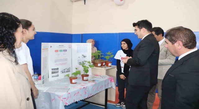 Selendide Tübitak 4006 Bilim Fuarı açıldı