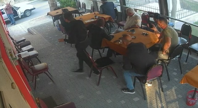Silivride kahvehaneye silahlı saldırı: O anlar kamerada