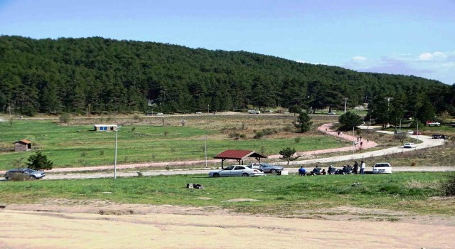 Simav Gölcük Yaylasında bayram tatili yoğunluğu