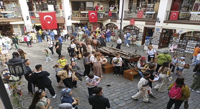 SUBÜ personelleri Eskişehiri gezdi