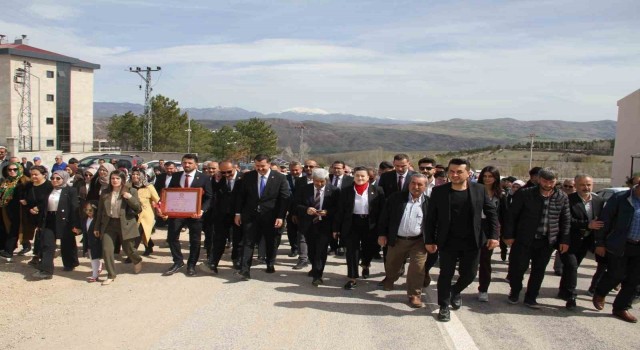 Suşehri Belediyesinde devir teslim töreni