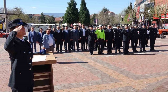 Tavşanlıda polis haftası çelenk sunumu ile başladı