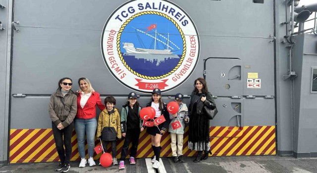TCG Salihreis Fırkateyni 23 Nisan dolayısıyla İstanbulda ziyarete açıldı