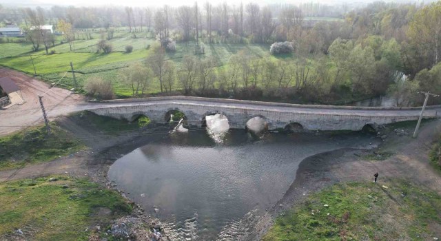 Tokatta 191 konut zarar gördü, 2 bin yıllık köprüde çatlak bile yok