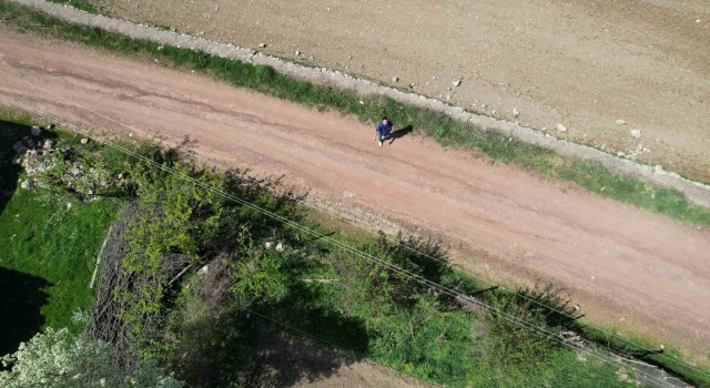 Tokatta deprem sonrası yollarda çatlaklar oluştu: “Ayakta zor durduk”