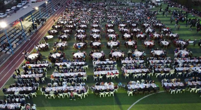 Toroslarda binlerce Fekeli Devlet Bahçeli Stadyumunda iftar açtı