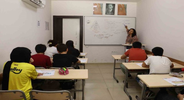 Toroslarda sınava hazırlanan öğrencilere etüt desteği