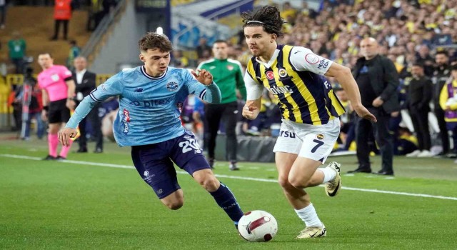 Trendyol Süper Lig: Fenerbahçe: 1 - Adana Demirspor: 1 (İlk yarı)