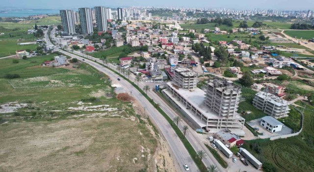 Adana'da kültürel ve ticari binaların inşaatları devam ediyor