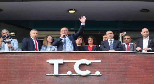 Turgutlu Belediye Başkanı Akın mazbatasını aldı