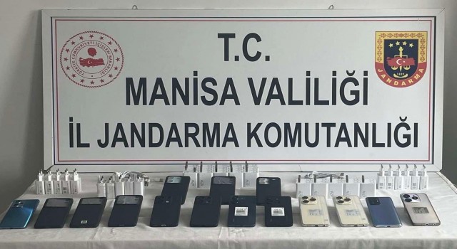 Turgutluda gümrük kaçağı cep telefonlarına el konuldu