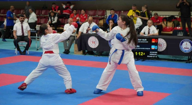 Türkiye Minikler Karate Şampiyonası Gaziantepte başladı