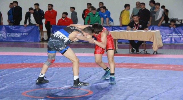U15 Türkiye Güreş Şampiyonasının açılış seremonisi yapıldı