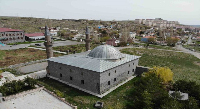 Ulu Camiide Ermeniler 285 Türkü diri diri yaktı