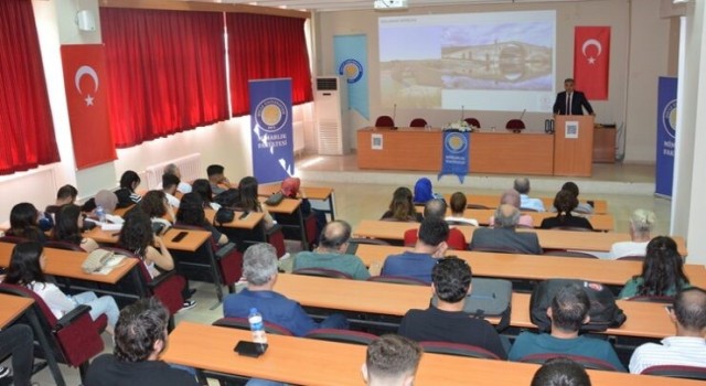 Üniversite şehir buluşmalarında Dünden bugüne Diyarbakır turizmi konuşuldux