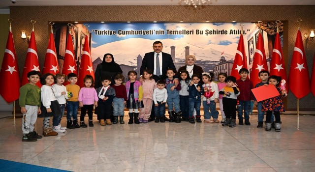 Vali Çiftçiden 23 Nisan mesajı