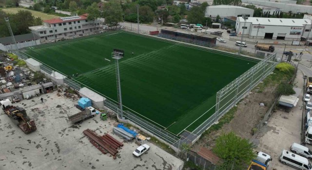 Yakup Altun Stadında sentetik çim seriliyor