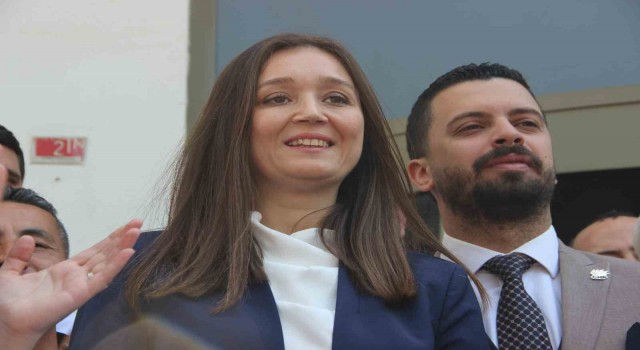 Yeni Başkan Durbayın annesinden gurur gözyaşları