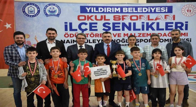 Yıldırımda ilkokullu sporcular ödüllendirildi