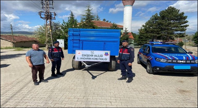 300 bin TLlik römorku çalıp boyayan şahısları jandarma yakaladı