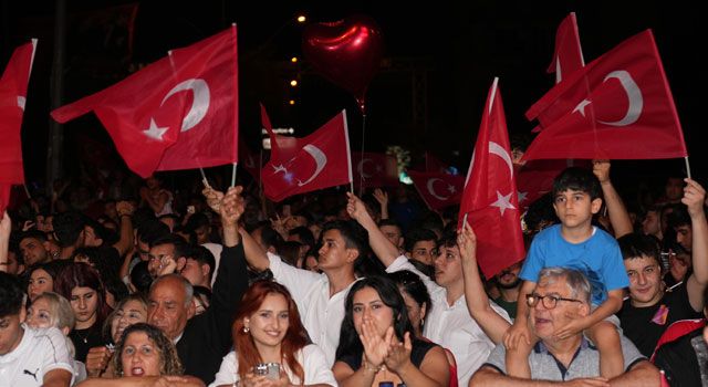 Adana'da 19 Mayıs Coşkusu Yaşandı