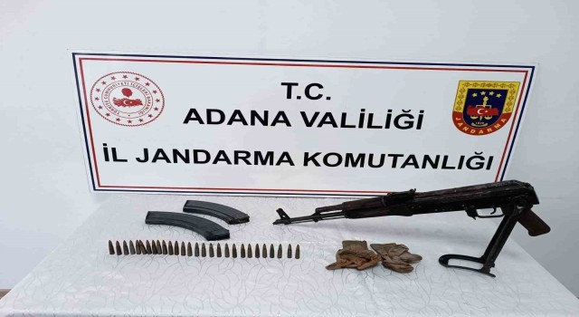 Adanada bir uzun namlulu tüfek ele geçirilirken 2 kişi de yakalandı