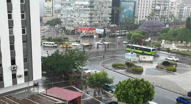 Adanada kırkikindi yağmuru etkili oldu