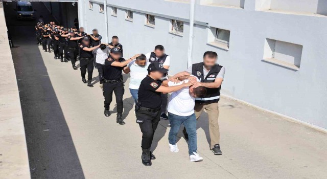 Adanada “Kuyu-1” operasyonunda yakalanan 42 şüpheli adliyeye sevk edildi