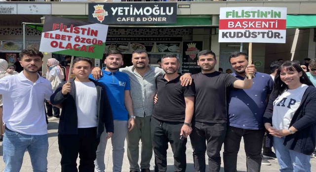 Adanada üniversite öğrencileri Filistin için yürüdü