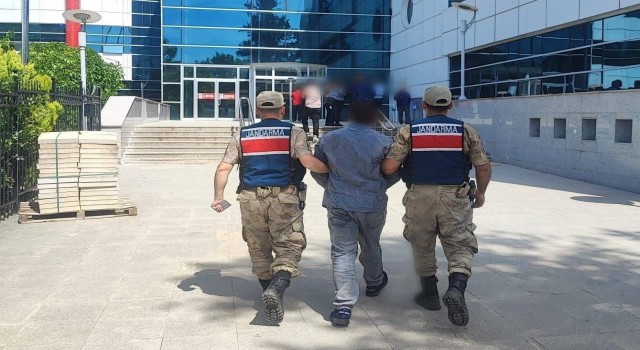 Adıyamanda göçmen kaçakçılığı operasyonu: 5 gözaltı