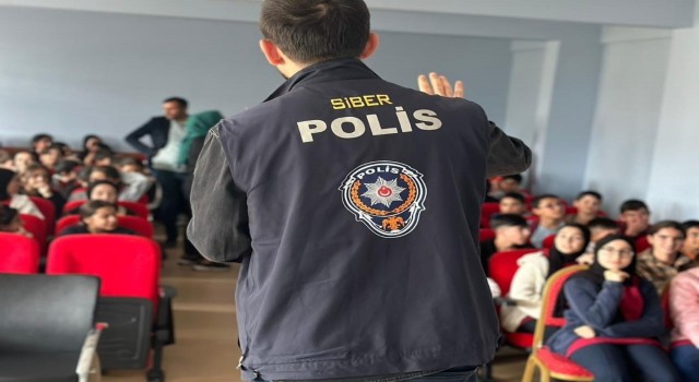 Ağrıda siber suçlara yönelik farkındalık eğitimi verildi