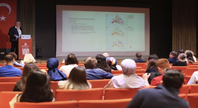 AGÜ Sosyal Bilimler Enstitüsünde ‘Ortadoğuda Sürdürülebilirlik çalıştayı yapıldı