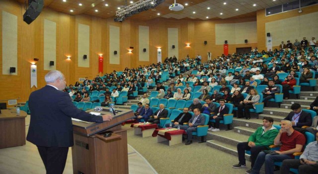 Ahi Evran Tıp Öğrenci Sempozyumunda hekimlik konuşuldu