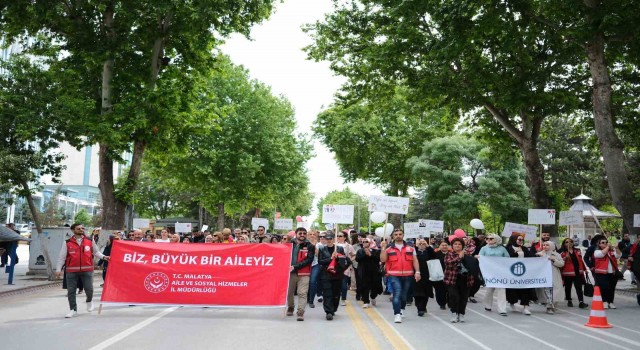 ‘Ailemiz İstikbalimiz temalı kortej yürüyüşü gerçekleştirildi